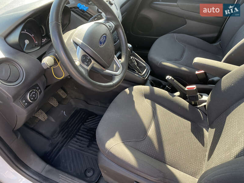 Вантажний фургон Ford Transit Courier 2020 в Сарнах