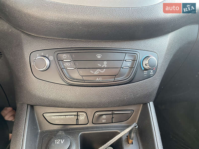 Вантажний фургон Ford Transit Courier 2020 в Сарнах