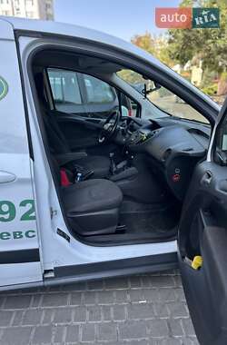 Вантажний фургон Ford Transit Courier 2015 в 