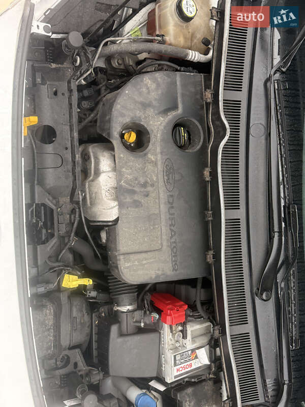 Грузовой фургон Ford Transit Courier 2015 в Киеве