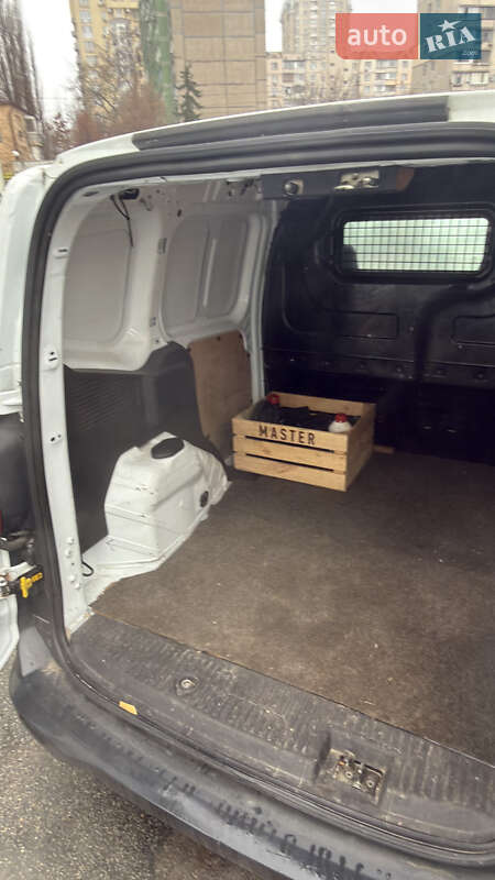 Грузовой фургон Ford Transit Courier 2015 в Киеве