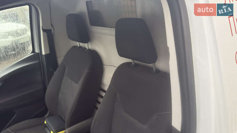 Грузовой фургон Ford Transit Courier 2015 в Киеве