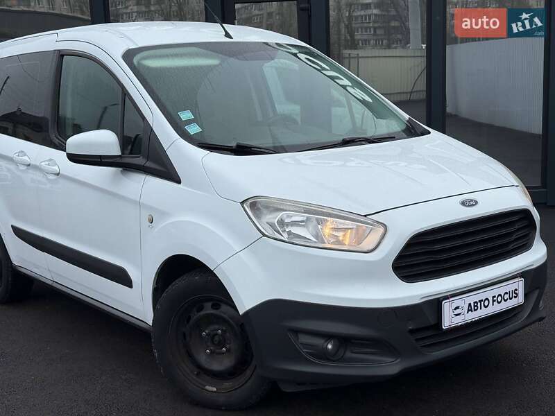 Грузовой фургон Ford Transit Courier 2015 в Киеве