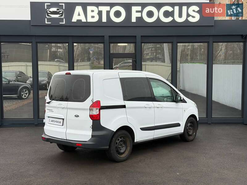 Грузовой фургон Ford Transit Courier 2015 в Киеве