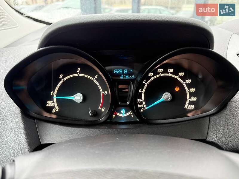 Грузовой фургон Ford Transit Courier 2015 в Киеве