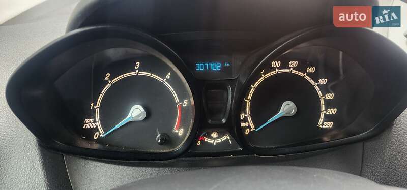 Грузовой фургон Ford Transit Courier 2015 в Луцке