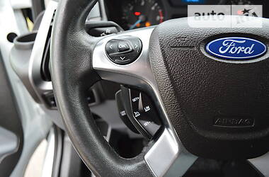 Вантажопасажирський фургон Ford Transit Custom 2015 в 