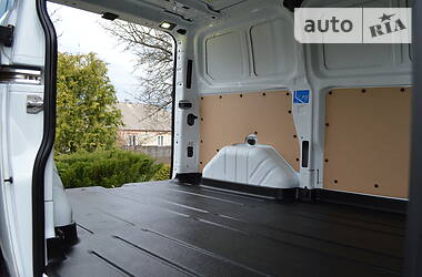 Вантажопасажирський фургон Ford Transit Custom 2015 в 