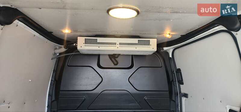 Вантажний фургон Ford Transit Custom 2019 в Нововолинську