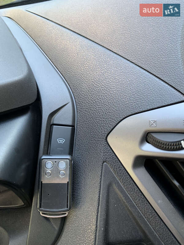 Вантажний фургон Ford Transit Custom 2015 в Львові