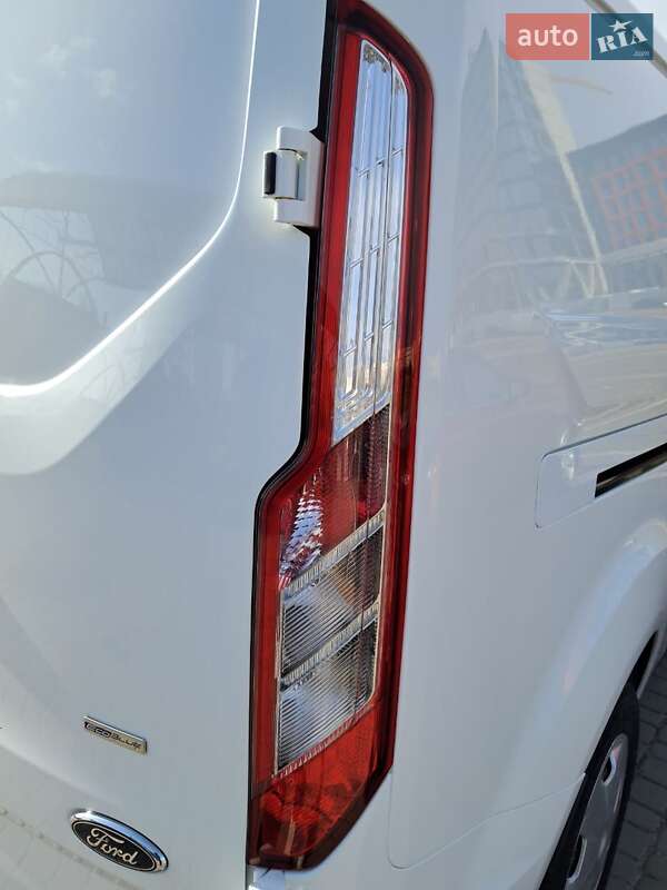 Вантажний фургон Ford Transit Custom 2018 в Львові