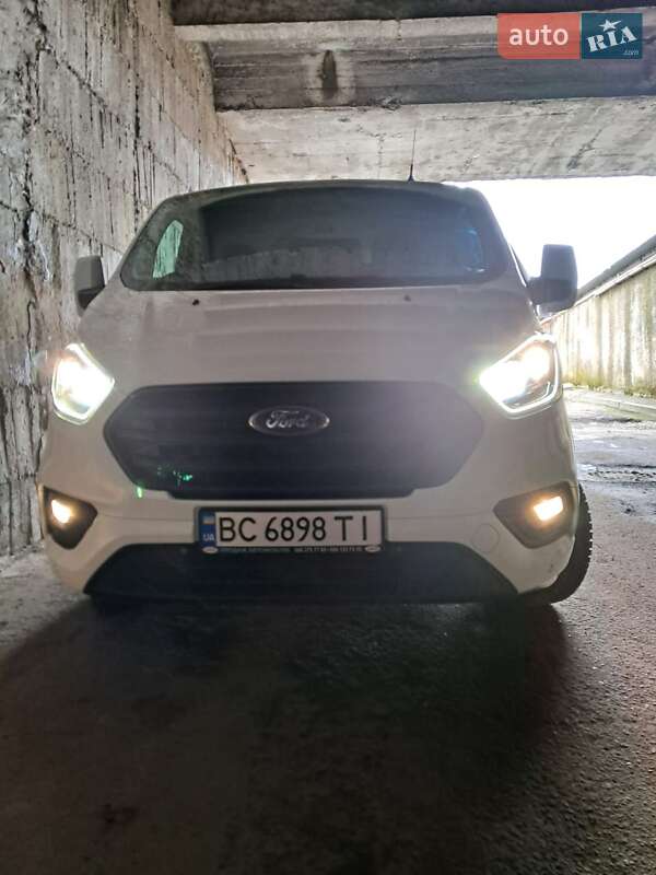 Вантажний фургон Ford Transit Custom 2018 в Львові