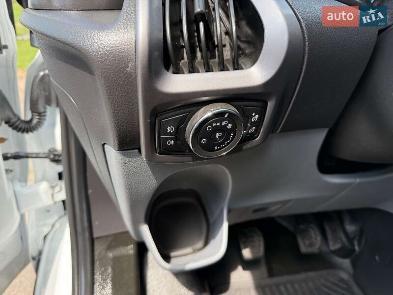 Вантажний фургон Ford Transit Custom 2016 в Житомирі