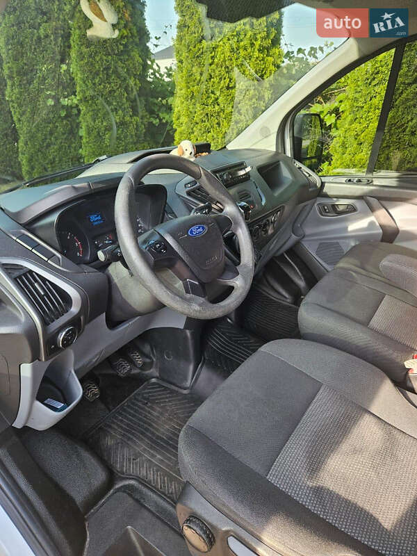 Седан Ford Transit Custom 2016 в Львові