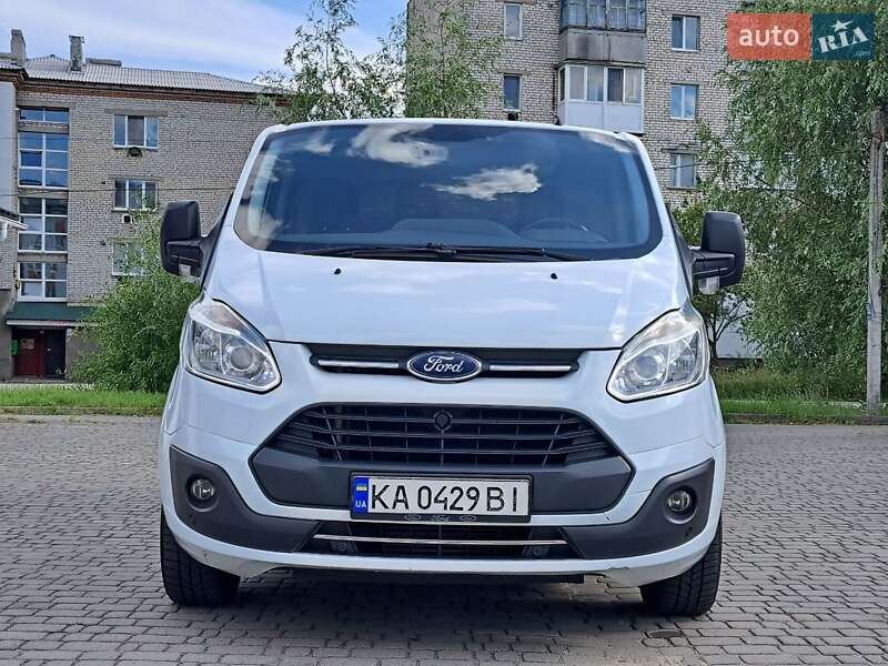 Вантажний фургон Ford Transit Custom 2016 в Малині