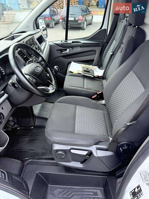 Вантажний фургон Ford Transit Custom 2018 в Луцьку