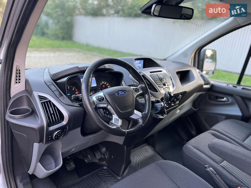 Вантажний фургон Ford Transit Custom 2017 в Івано-Франківську