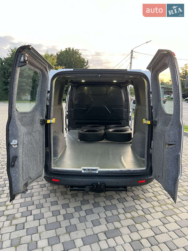 Вантажний фургон Ford Transit Custom 2017 в Івано-Франківську