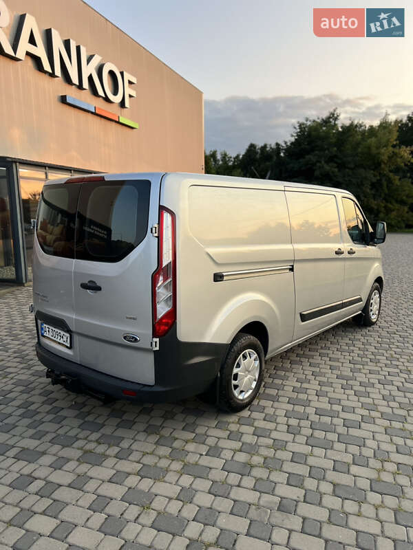 Вантажний фургон Ford Transit Custom 2017 в Івано-Франківську