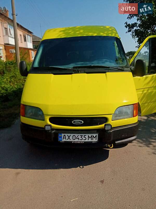 Грузопассажирский фургон Ford Transit Custom 2011 в 