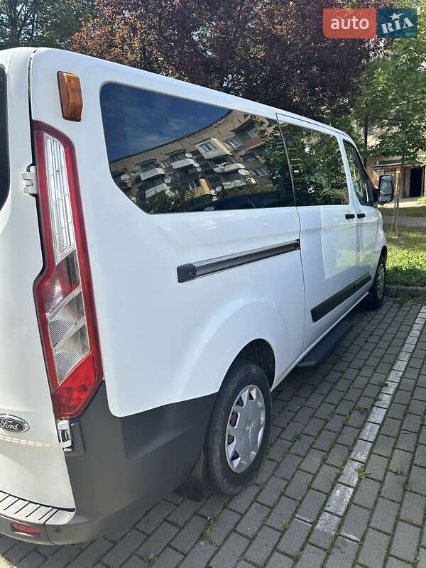Мінівен Ford Transit Custom 2015 в Ужгороді