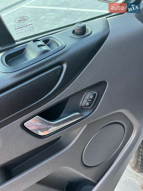 Вантажний фургон Ford Transit Custom 2019 в Луцьку