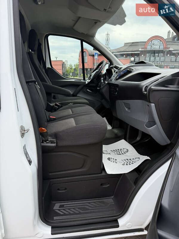 Вантажний фургон Ford Transit Custom 2015 в Дрогобичі