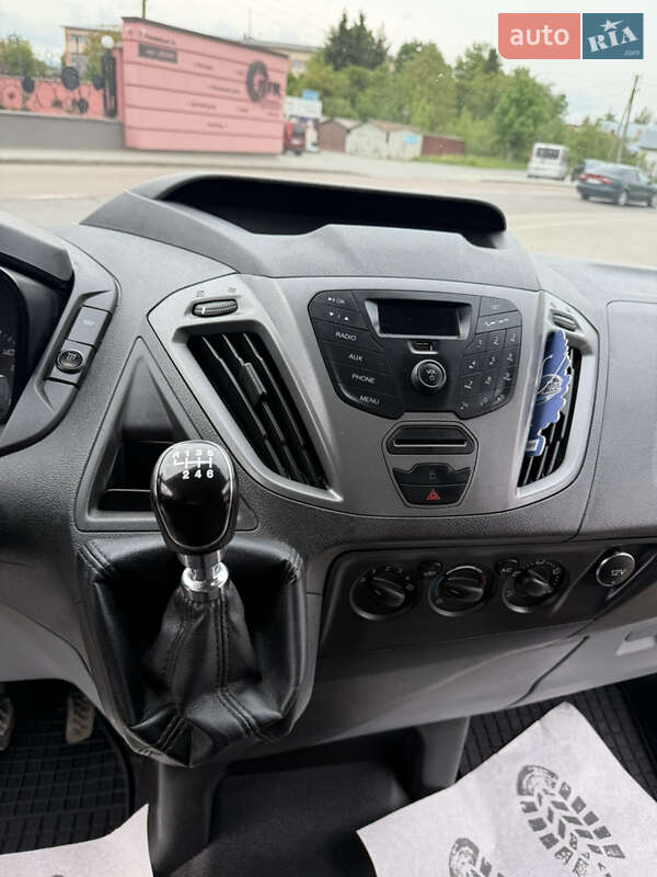 Вантажний фургон Ford Transit Custom 2015 в Дрогобичі