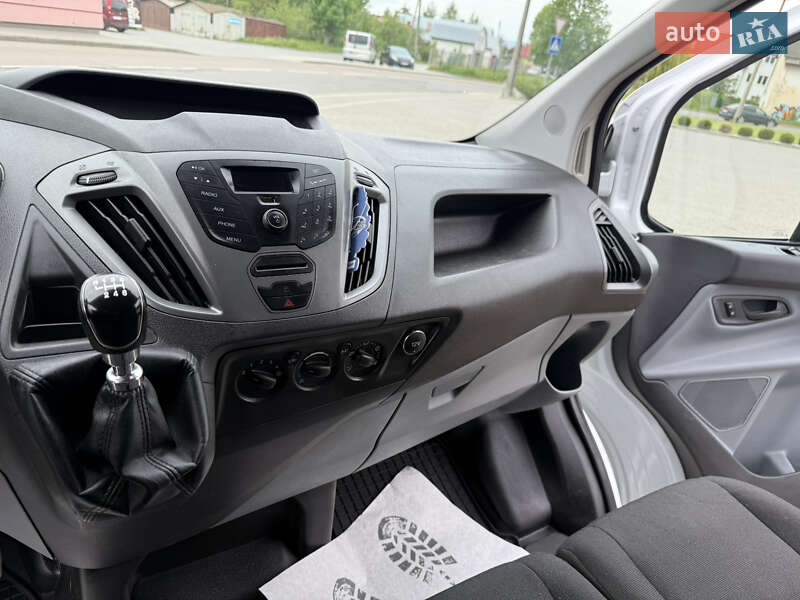 Вантажний фургон Ford Transit Custom 2015 в Дрогобичі