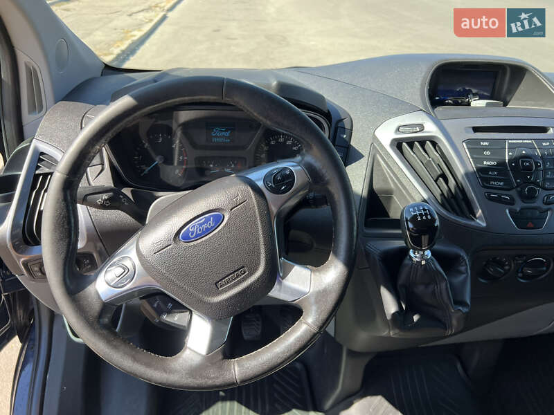 Вантажний фургон Ford Transit Custom 2016 в Дніпрі