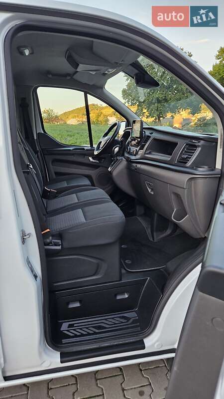 Вантажний фургон Ford Transit Custom 2021 в Бережанах