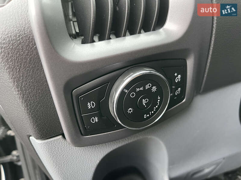 Грузовой фургон Ford Transit Custom 2016 в Ровно