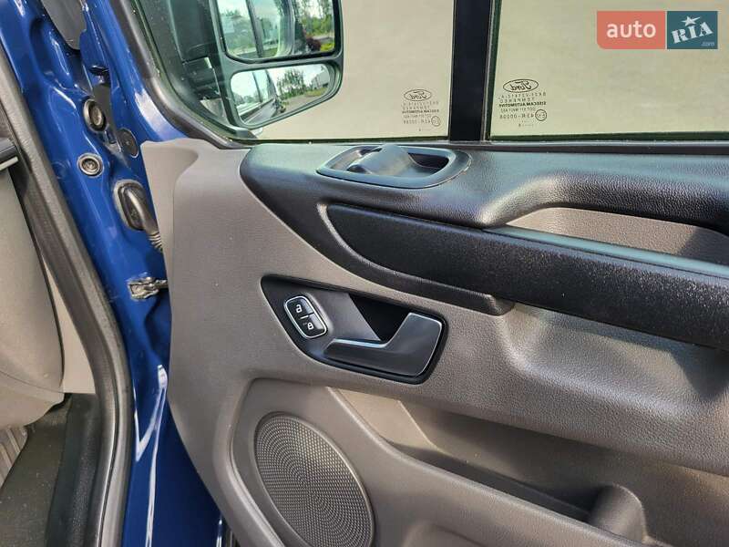 Вантажний фургон Ford Transit Custom 2018 в Ковелі