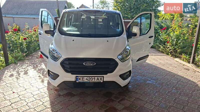 Минивэн Ford Transit Custom 2020 в 