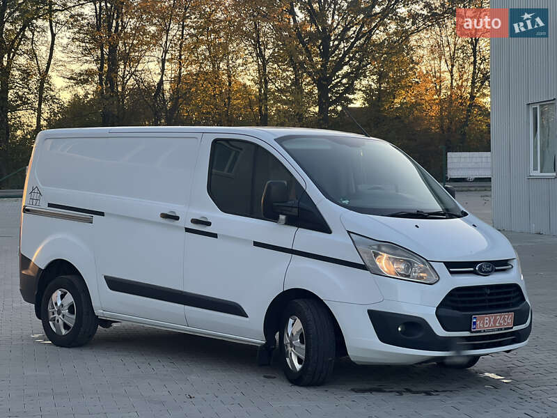 Вантажний фургон Ford Transit Custom 2016 в Івано-Франківську