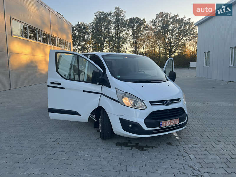 Вантажний фургон Ford Transit Custom 2016 в Івано-Франківську