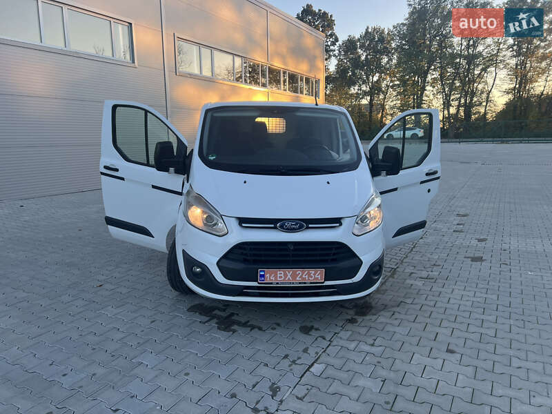 Вантажний фургон Ford Transit Custom 2016 в Івано-Франківську