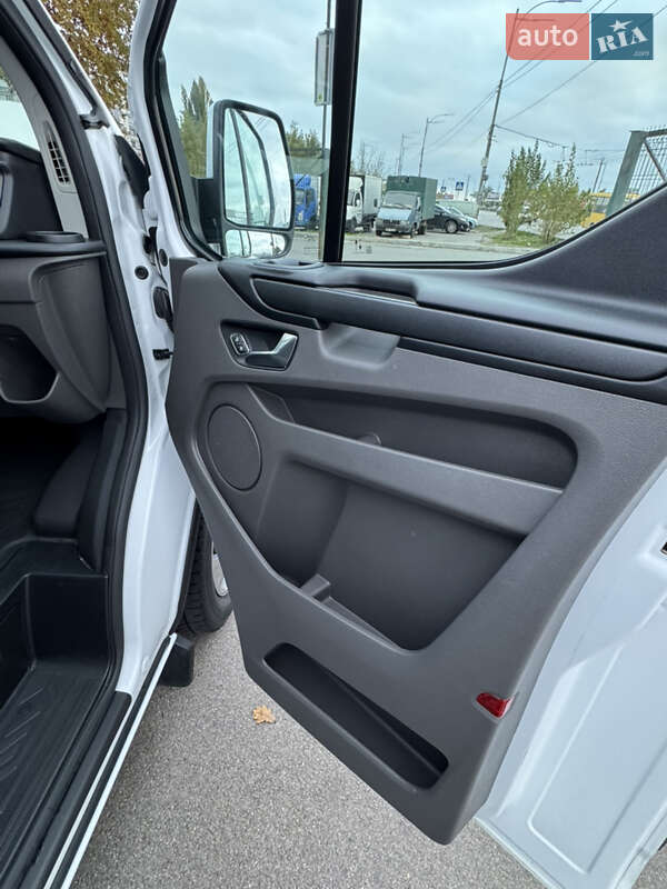 Грузовой фургон Ford Transit Custom 2022 в Киеве