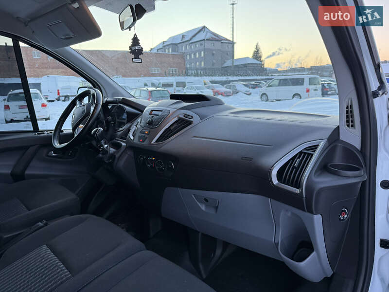 Минивэн Ford Transit Custom 2016 в Луцке