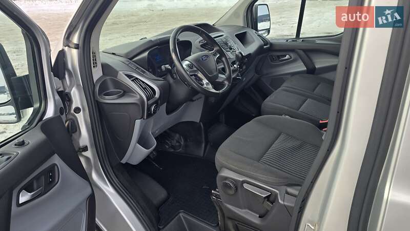Вантажний фургон Ford Transit Custom 2017 в Дніпрі