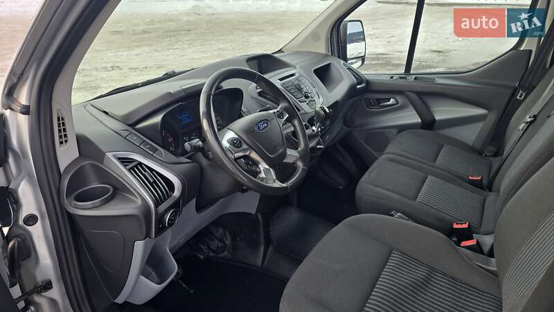 Вантажний фургон Ford Transit Custom 2017 в Дніпрі