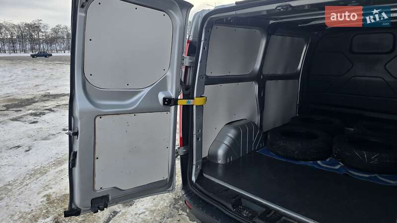 Вантажний фургон Ford Transit Custom 2017 в Дніпрі