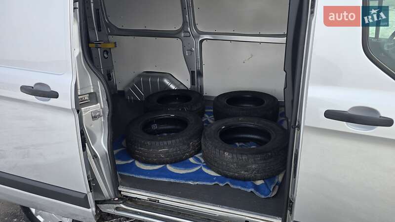 Вантажний фургон Ford Transit Custom 2017 в Дніпрі