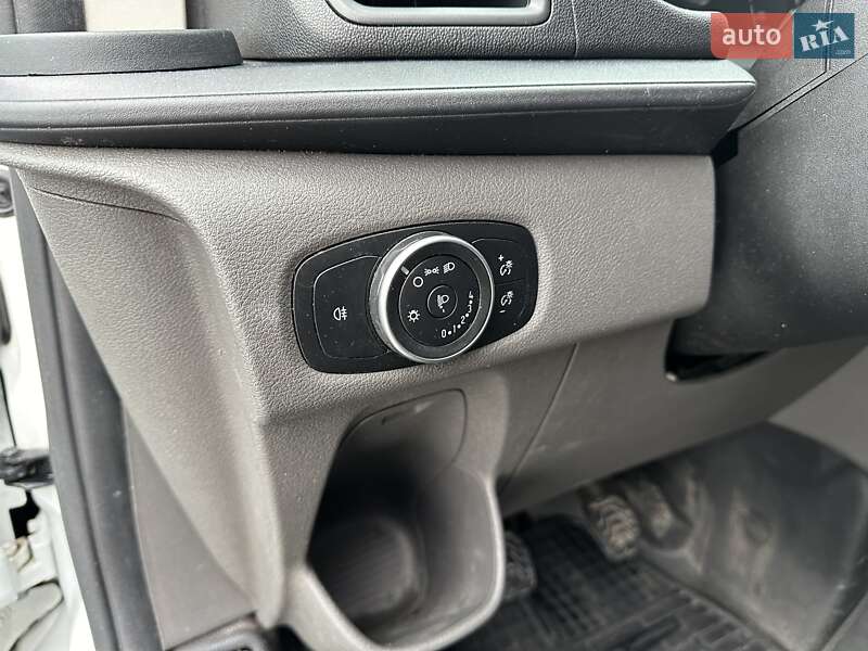 Мінівен Ford Transit Custom 2018 в Києві