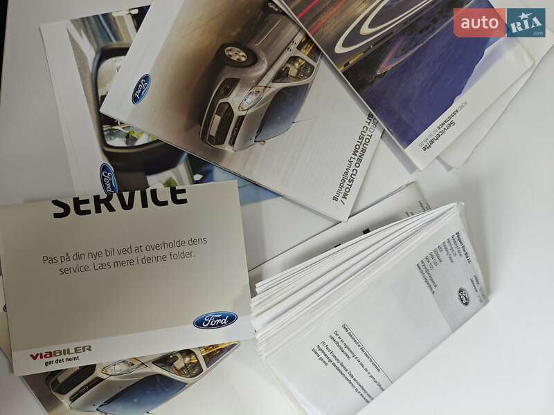 Вантажний фургон Ford Transit Custom 2017 в Міжгір'ї