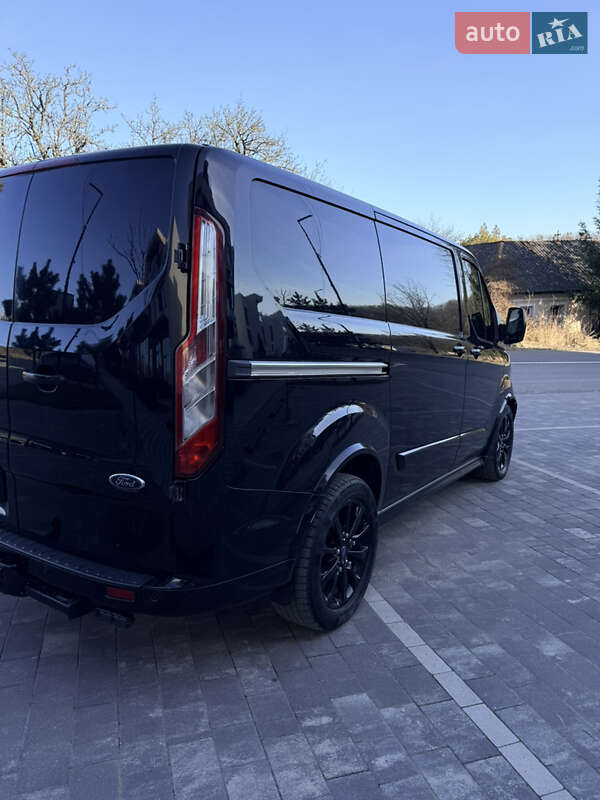 Грузовой фургон Ford Transit Custom 2016 в Ужгороде