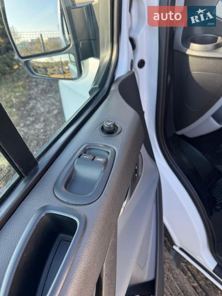 Вантажний фургон Ford Transit Custom 2017 в Сокалі