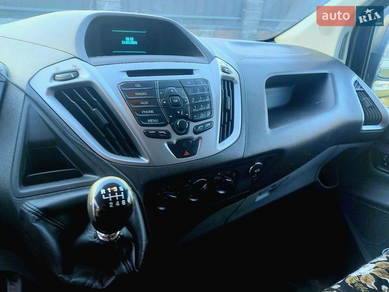 Грузовой фургон Ford Transit Custom 2015 в Львове