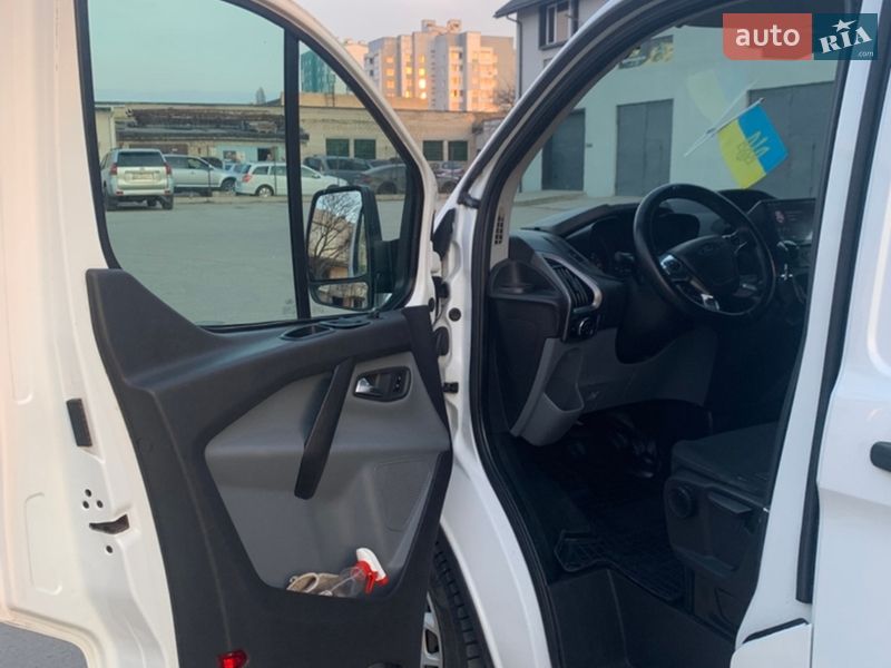 Грузовой фургон Ford Transit Custom 2016 в Вараше