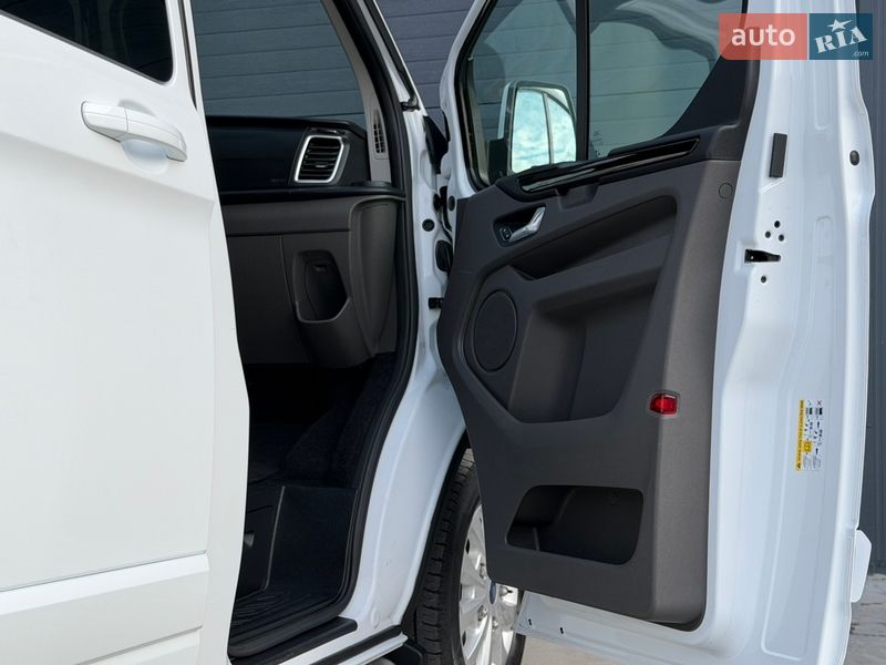 Грузопассажирский фургон Ford Transit Custom 2020 в Дубно